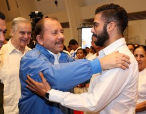 Daniel y Rosario rinden homenaje al Comandante Fidel Castro Ruz