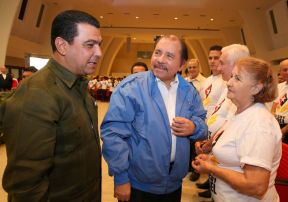 Daniel y Rosario rinden homenaje al Comandante Fidel Castro Ruz
