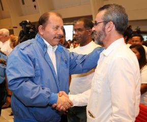 Daniel y Rosario rinden homenaje al Comandante Fidel Castro Ruz