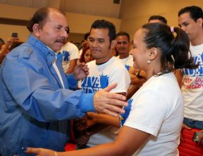 Daniel y Rosario rinden homenaje al Comandante Fidel Castro Ruz
