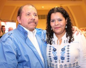 Daniel y Rosario rinden homenaje al Comandante Fidel Castro Ruz