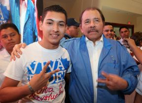 Daniel y Rosario rinden homenaje al Comandante Fidel Castro Ruz