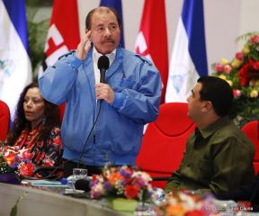 Daniel y Rosario rinden homenaje al Comandante Fidel Castro Ruz