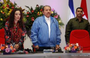 Daniel y Rosario rinden homenaje al Comandante Fidel Castro Ruz