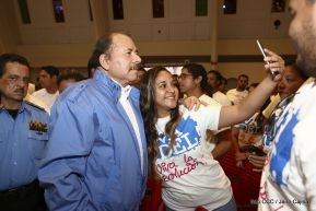 Daniel y Rosario rinden homenaje al Comandante Fidel Castro Ruz