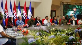 Daniel y Rosario rinden homenaje al Comandante Fidel Castro Ruz