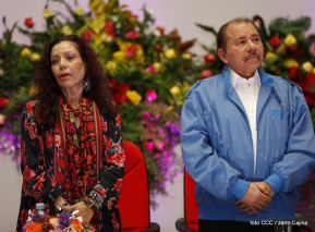 Daniel y Rosario rinden homenaje al Comandante Fidel Castro Ruz