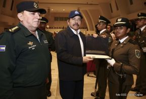 Acto de graduación de cadetes del Centro Superior de Estudios Militares “José Dolores Estrada Vado”