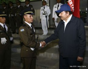 Acto de graduación de cadetes del Centro Superior de Estudios Militares “José Dolores Estrada Vado”