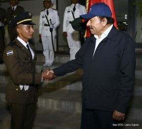 Acto de graduación de cadetes del Centro Superior de Estudios Militares “José Dolores Estrada Vado”