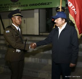 Acto de graduación de cadetes del Centro Superior de Estudios Militares “José Dolores Estrada Vado”