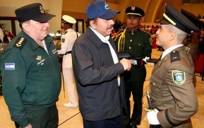 Acto de graduación de cadetes del Centro Superior de Estudios Militares “José Dolores Estrada Vado”