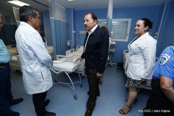 Inauguración del moderno hospital Fernando Vélez Paiz