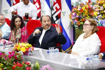 Inauguración del moderno hospital Fernando Vélez Paiz