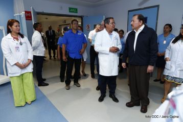 Inauguración del moderno hospital Fernando Vélez Paiz