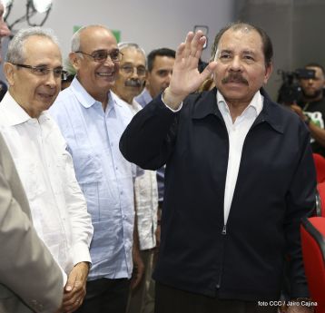 Inauguración del moderno hospital Fernando Vélez Paiz