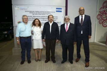 Inauguración del moderno hospital Fernando Vélez Paiz