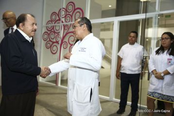 Inauguración del moderno hospital Fernando Vélez Paiz