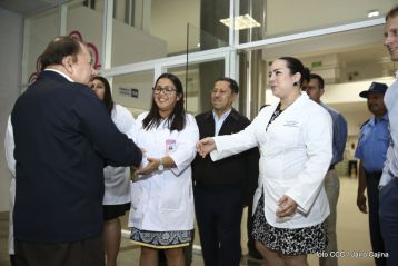 Inauguración del moderno hospital Fernando Vélez Paiz