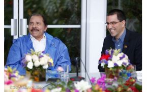 Encuentro del Presidente Daniel y Vicepresidenta Rosario con el Canciller de Venezuela
