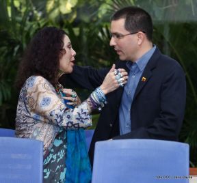 Encuentro del Presidente Daniel y Vicepresidenta Rosario con el Canciller de Venezuela