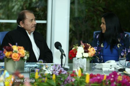 Daniel y Rosario sostienen encuentro con nuevos directivos de Amcham