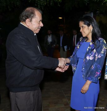 Daniel y Rosario sostienen encuentro con nuevos directivos de Amcham