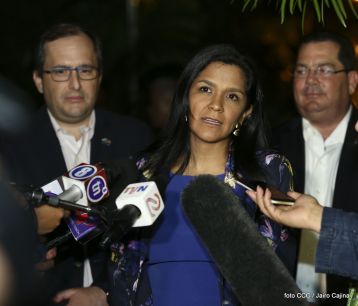 Daniel y Rosario sostienen encuentro con nuevos directivos de Amcham