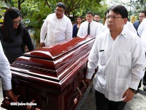 En imágenes: Homenaje póstumo al Dr. Silvio Conrado Gómez