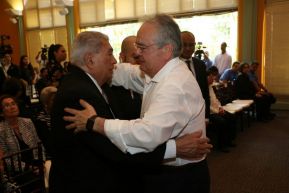 En imágenes: Homenaje póstumo al Dr. Silvio Conrado Gómez