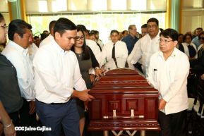 En imágenes: Homenaje póstumo al Dr. Silvio Conrado Gómez