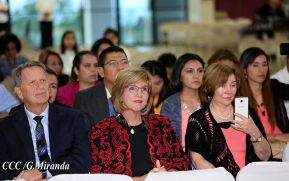 Acto de entrega de la ciudadanía nicaragüense y de la Orden Rubén Darío al pastor David Spencer