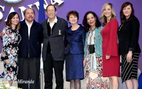 Acto de entrega de la ciudadanía nicaragüense y de la Orden Rubén Darío al pastor David Spencer