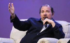 Acto de entrega de la ciudadanía nicaragüense y de la Orden Rubén Darío al pastor David Spencer