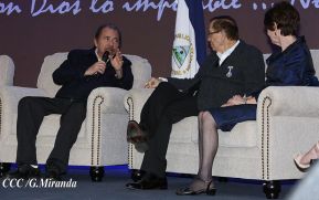 Acto de entrega de la ciudadanía nicaragüense y de la Orden Rubén Darío al pastor David Spencer