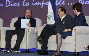 Acto de entrega de la ciudadanía nicaragüense y de la Orden Rubén Darío al pastor David Spencer