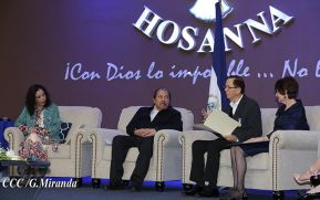 Acto de entrega de la ciudadanía nicaragüense y de la Orden Rubén Darío al pastor David Spencer