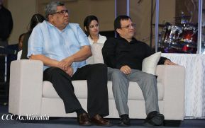 Acto de entrega de la ciudadanía nicaragüense y de la Orden Rubén Darío al pastor David Spencer