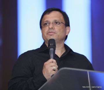 Acto de entrega de la ciudadanía nicaragüense y de la Orden Rubén Darío al pastor David Spencer