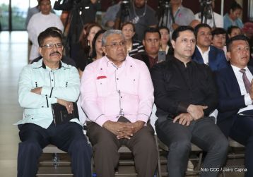 Acto de entrega de la ciudadanía nicaragüense y de la Orden Rubén Darío al pastor David Spencer