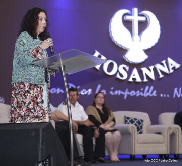 Acto de entrega de la ciudadanía nicaragüense y de la Orden Rubén Darío al pastor David Spencer