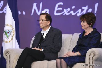 Acto de entrega de la ciudadanía nicaragüense y de la Orden Rubén Darío al pastor David Spencer