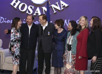 Acto de entrega de la ciudadanía nicaragüense y de la Orden Rubén Darío al pastor David Spencer