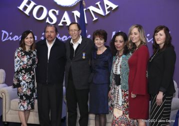 Acto de entrega de la ciudadanía nicaragüense y de la Orden Rubén Darío al pastor David Spencer