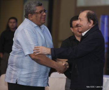 Acto de entrega de la ciudadanía nicaragüense y de la Orden Rubén Darío al pastor David Spencer