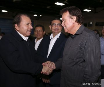 Acto de entrega de la ciudadanía nicaragüense y de la Orden Rubén Darío al pastor David Spencer