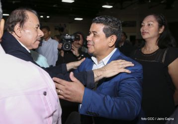 Acto de entrega de la ciudadanía nicaragüense y de la Orden Rubén Darío al pastor David Spencer