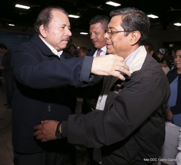 Acto de entrega de la ciudadanía nicaragüense y de la Orden Rubén Darío al pastor David Spencer