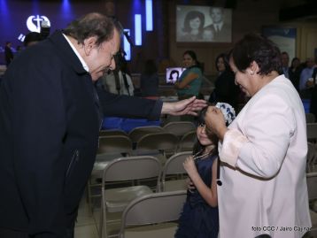 Acto de entrega de la ciudadanía nicaragüense y de la Orden Rubén Darío al pastor David Spencer