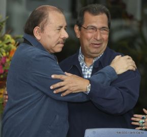 Daniel y Rosario se reúnen con Adán Chávez y Elias Jaua